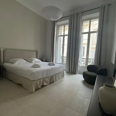 Centre Apartment *